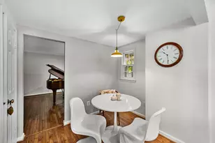 2085 Cobblestone Ln, Reston, VA 20191 - Photo 7