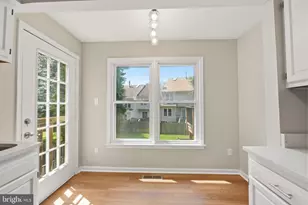 6027 Rockton Ct, Centreville, VA 20121 - Photo 13