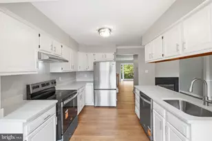 6027 Rockton Ct, Centreville, VA 20121 - Photo 15
