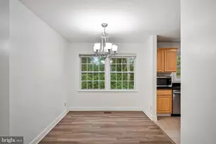 14707 Bentley Square, Centreville, VA 20120 - Photo 9