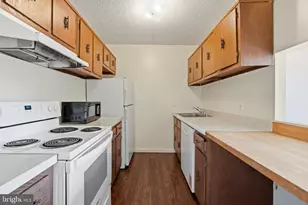 2311 Pimmit Dr, Falls Church, VA 22043 - Photo 3