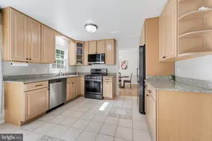8109 Overton Ct, Springfield, VA 22153 - Photo 7
