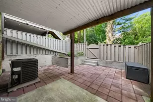 1722 Cy Ct, Vienna, VA 22182 - Photo 27