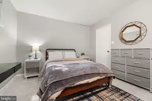 1722 Cy Ct, Vienna, VA 22182 - Photo 25