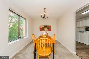 9737 Kings Crown Ct, Fairfax, VA 22031 - Photo 9
