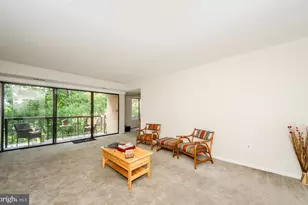 9737 Kings Crown Ct, Fairfax, VA 22031 - Photo 3