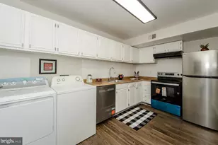 9737 Kings Crown Ct, Fairfax, VA 22031 - Photo 15