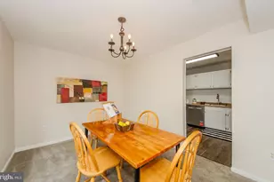 9737 Kings Crown Ct, Fairfax, VA 22031 - Photo 11