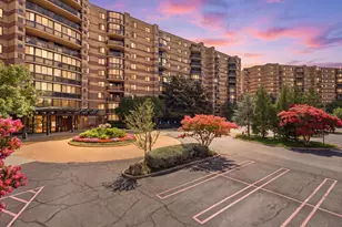 8350 Greensboro Dr, McLean, VA 22102 - Photo 37