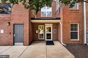 3830 Lightfoot St, Chantilly, VA 20151 - Photo 5