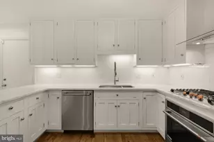 1318 Round Oak Ct, McLean, VA 22101 - Photo 11