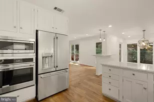 1318 Round Oak Ct, McLean, VA 22101 - Photo 15