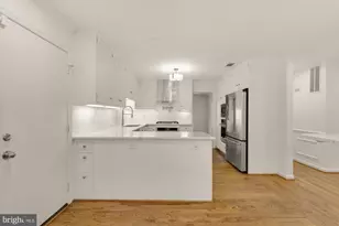 1318 Round Oak Ct, McLean, VA 22101 - Photo 19