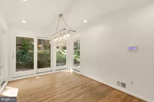 1318 Round Oak Ct, McLean, VA 22101 - Photo 17