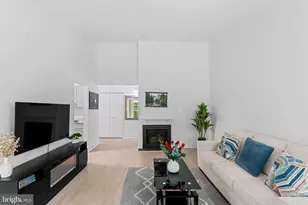 11811 Breton Ct, Reston, VA 20191 - Photo 5