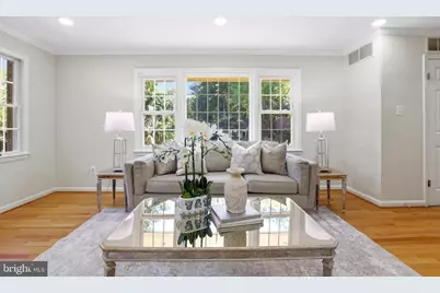 8208 Guinevere Drive, Annandale, VA 22003 - Photo 9