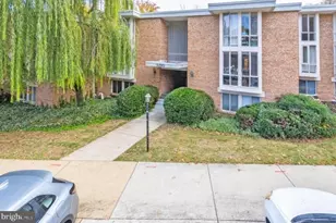 5705 Indian Ct, Alexandria, VA 22303 - Photo 1