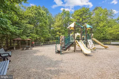 15601 Meherrin Drive, Centreville, VA 20120 - Photo 9