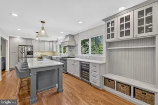 723 Forest Ridge Dr, Great Falls, VA 22066 - Photo 5