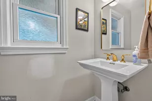 723 Forest Ridge Dr, Great Falls, VA 22066 - Photo 17