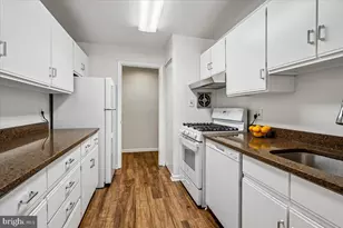 1935 Wilson Ln, McLean, VA 22102 - Photo 9