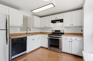 14361 Watery Mountain Ct, Centreville, VA 20120 - Photo 3