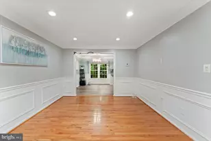 7925 Pebble Brook Ct, Springfield, VA 22153 - Photo 5