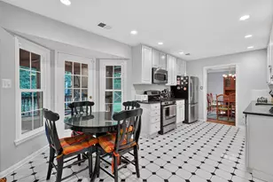 8000 Woodcroft Ct, Dunn Loring, VA 22027 - Photo 9