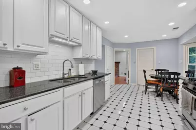 8000 Woodcroft Court, Dunn Loring, VA 22027 - Photo 11