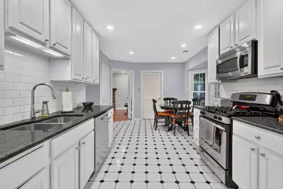 8000 Woodcroft Court, Dunn Loring, VA 22027 - Photo 7