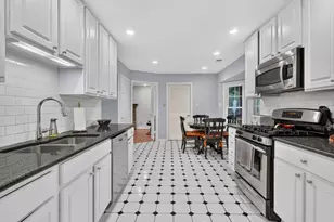 8000 Woodcroft Ct, Dunn Loring, VA 22027 - Photo 7