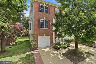11432 Tiger Lily Ln, Fairfax, VA 22030 - Photo 3