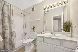 2316 Hunters Run Dr, Reston, VA 20191 - Photo 33
