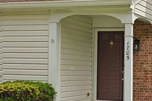 1705 Whitewood Ln, Herndon, VA 20170 - Photo 5