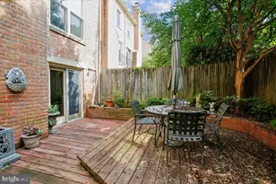 1403 McLean Mews Ct, McLean, VA 22101 - Photo 11