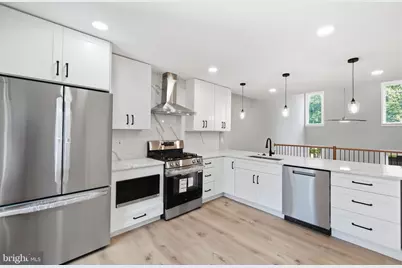 7559 Chrisland Cove, Falls Church, VA 22042 - Photo 3