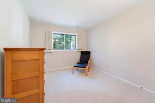8807 Aunt Lilly Ln, Annandale, VA 22003 - Photo 17