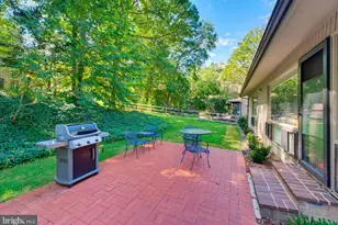 8807 Aunt Lilly Ln, Annandale, VA 22003 - Photo 19