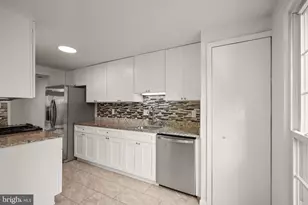 14419 Black Horse Ct, Centreville, VA 20120 - Photo 7