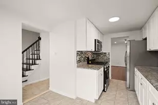 14419 Black Horse Ct, Centreville, VA 20120 - Photo 11