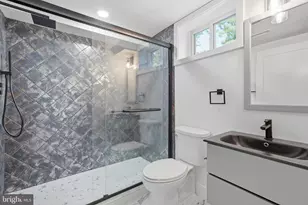 2524 Swift Run St, Vienna, VA 22180 - Photo 37