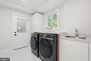 2524 Swift Run St, Vienna, VA 22180 - Photo 17