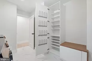 2524 Swift Run St, Vienna, VA 22180 - Photo 19