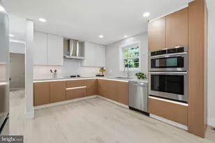 2524 Swift Run St, Vienna, VA 22180 - Photo 13