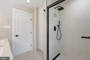 2524 Swift Run St, Vienna, VA 22180 - Photo 23