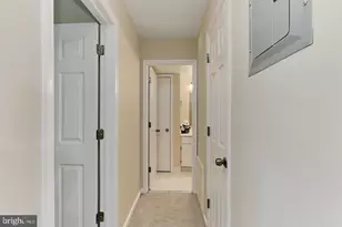 5900 Surrey Hill Pl, Springfield, VA 22152 - Photo 7