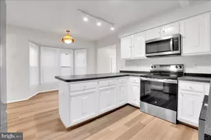 12451 Plowman Ct, Herndon, VA 20170 - Photo 5