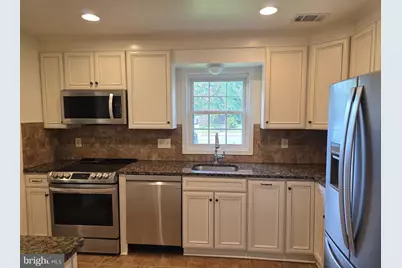 950 Park Avenue, Herndon, VA 20170 - Photo 3