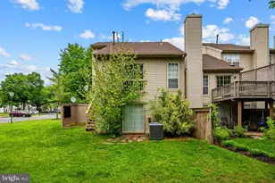 6189 Stonepath Cir, Centreville, VA 20120 - Photo 5