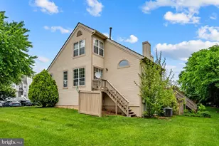 6189 Stonepath Cir, Centreville, VA 20120 - Photo 3